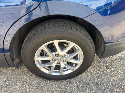 Used 2022 Chevrolet Equinox LT w/ Driver Convenience Package FWD image 18