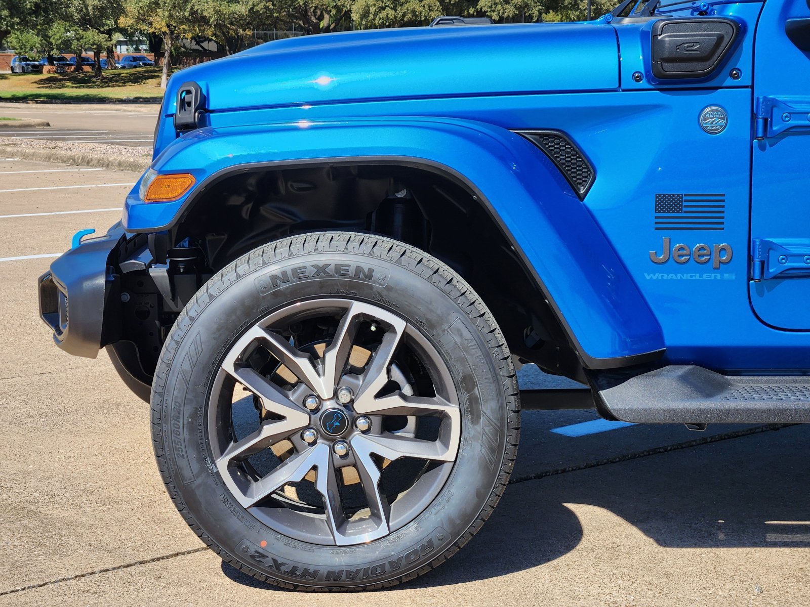Used 2024 Jeep Wrangler Unlimited w/ Convenience Group AWD/4WD image 8