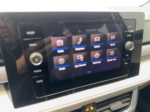 Used 2025 Volkswagen Taos SE FWD image 63