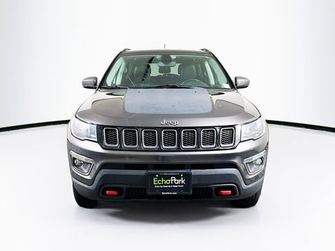 Used 2019 Jeep Compass Trailhawk image 2