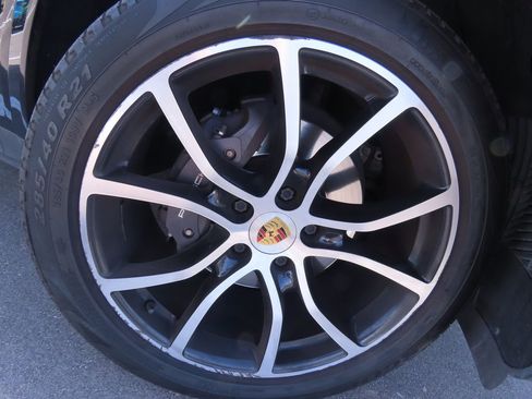 Used 2019 Porsche Cayenne AWD/4WD image 18