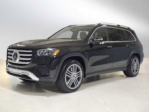 Certified 2025 Mercedes-Benz GLS 450 4MATIC image 8