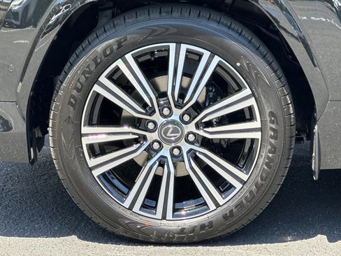 Used 2026 Lexus LX 700h Luxury AWD/4WD image 32