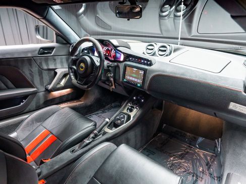 Used 2020 Lotus Evora image 3