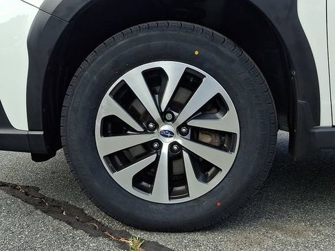 Used 2024 Subaru Outback Premium AWD/4WD image 8