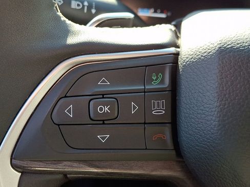 Used 2025 Jeep Grand Cherokee L Limited w/ Black Appearance Package AWD/4WD image 29