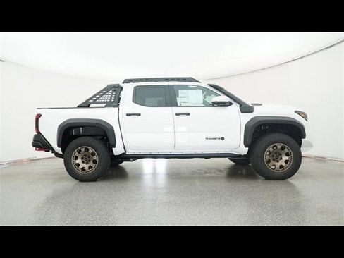 Used 2025 Toyota Tacoma Trailhunter image 27