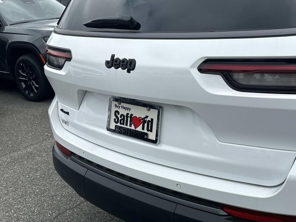 New 2026 Jeep Grand Cherokee L 4WD image 12