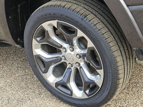 Used 2021 RAM 1500 Limited image 7