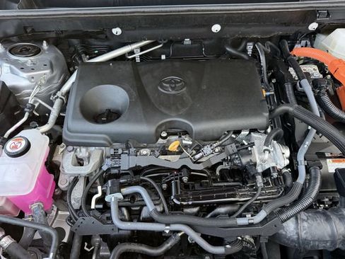 Used 2023 Toyota RAV4 XLE image 33