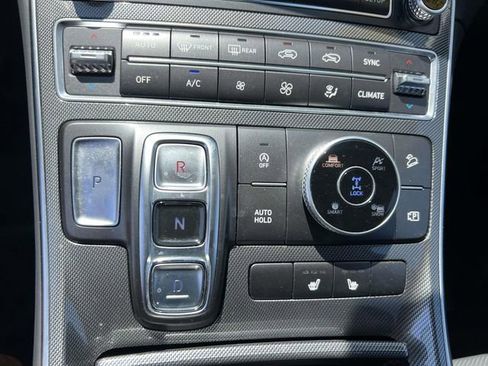 Certified 2023 Hyundai Santa Fe SEL w/ Premium Package AWD/4WD image 32