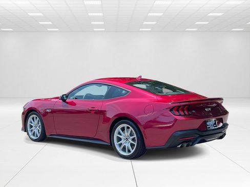 Used 2025 Ford Mustang GT Premium RWD image 4