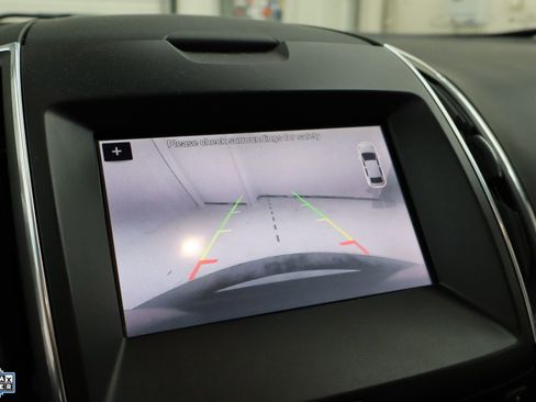 Used 2019 Ford Edge Titanium image 20