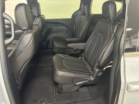 New 2026 Chrysler Pacifica Select image 38