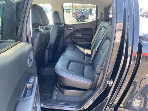 Used 2022 GMC Canyon AT4 image 23