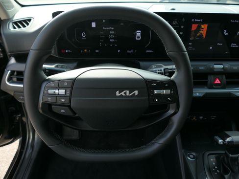Used 2025 Kia K4 EX FWD image 17