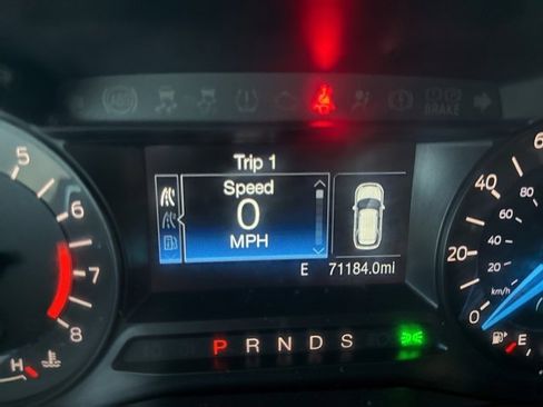 Used 2018 Ford Explorer XLT image 15