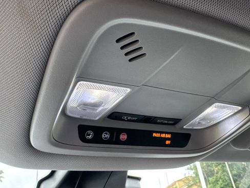 Used 2018 Chevrolet Volt Premier image 29