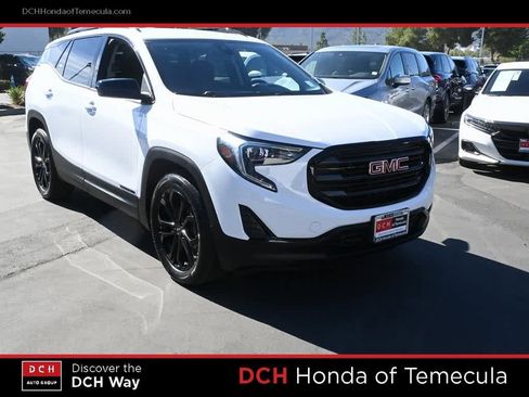 Used 2020 GMC Terrain SLE w/ Driver Convenience Package image 3