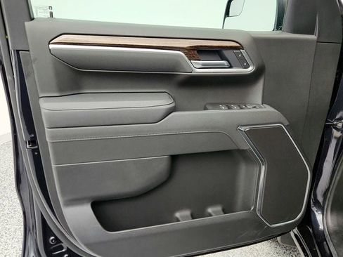 Used 2025 GMC Sierra 1500 Elevation image 10