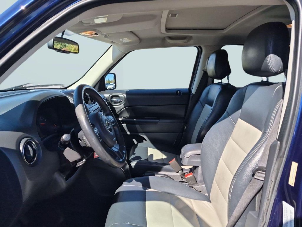 Used 2012 Jeep Patriot Latitude w/ Sun/Sound Group AWD/4WD image 19
