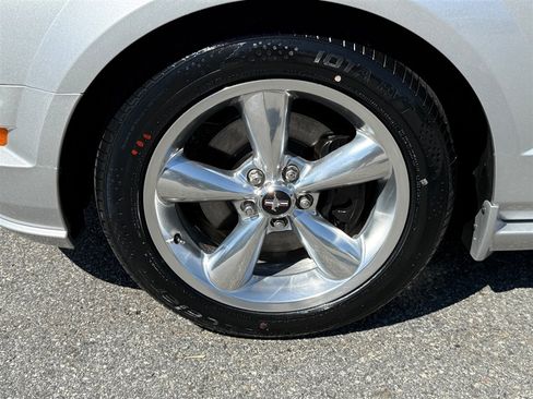 Used 2009 Ford Mustang GT RWD image 20