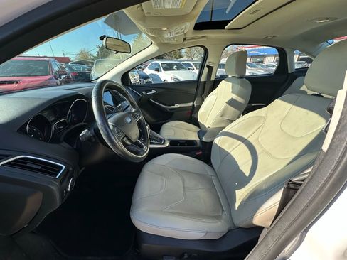 Used 2017 Ford Focus Titanium image 10