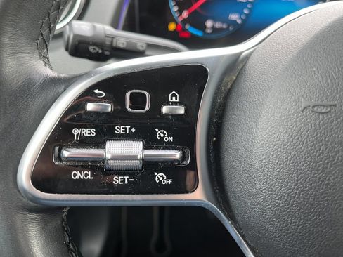 Used 2023 Mercedes-Benz GLB 250 4MATIC image 21