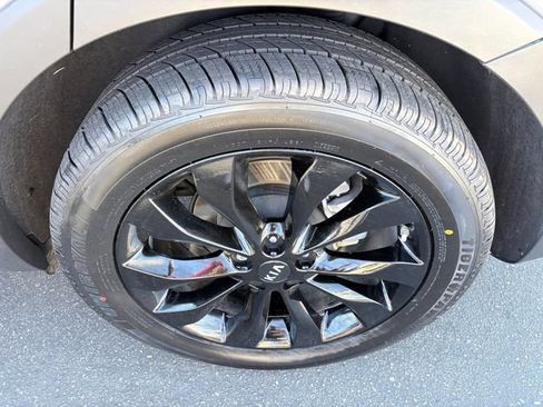 Used 2020 Kia Sorento S FWD image 23