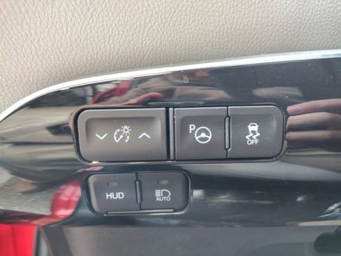 Used 2022 Toyota Prius Limited w/ Premium Convenience Package image 27