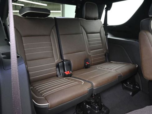 Used 2026 GMC Yukon Denali Ultimate AWD/4WD image 15