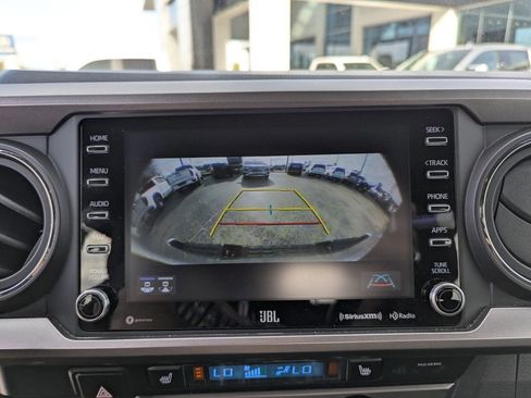 Used 2021 Toyota Tacoma Limited image 20