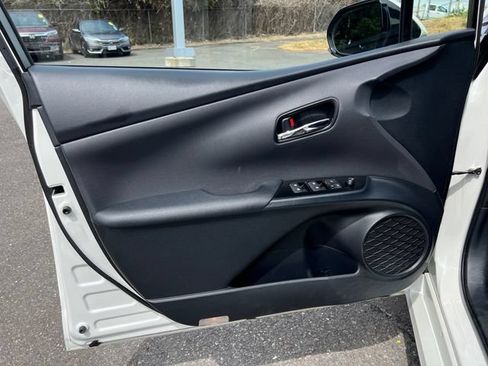 Used 2017 Toyota Prius Four w/ Premium Convenience Package FWD image 16