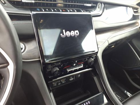 Used 2023 Jeep Grand Cherokee 4WD 4xe image 18