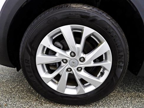 Used 2019 Hyundai Tucson SE image 18