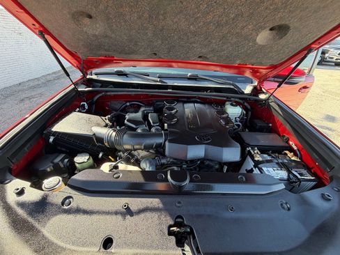 Used 2020 Toyota 4Runner SR5 Premium w/ Moonroof Package image 28