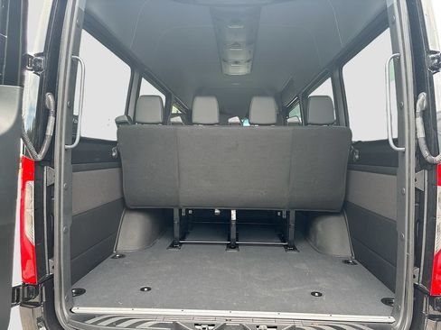 Used 2024 Mercedes-Benz Sprinter 2500 image 10