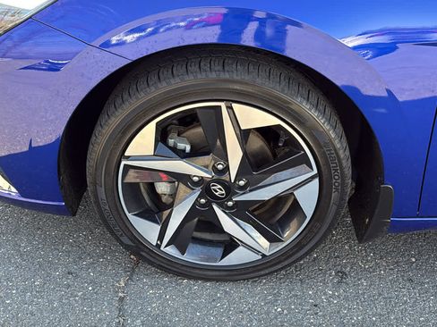 Used 2023 Hyundai Elantra Limited image 10