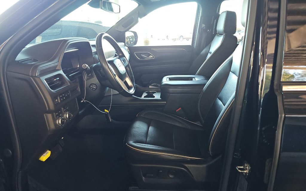Used 2022 GMC Yukon XL SLT w/ SLT Premium Package AWD/4WD image 8