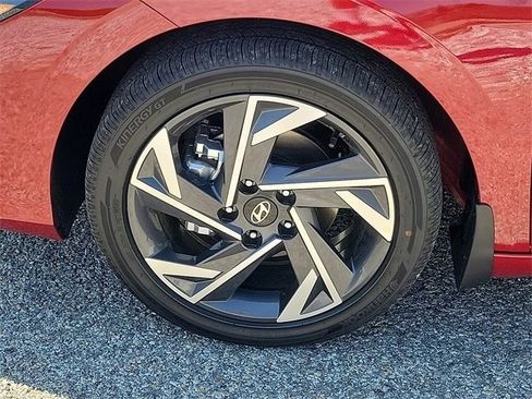 New 2025 Hyundai Elantra SEL image 20