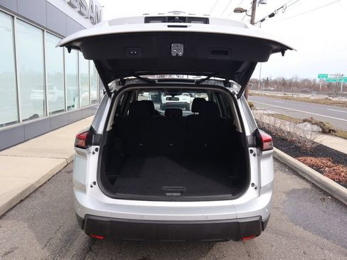 Certified 2025 Nissan Rogue SV AWD/4WD image 28