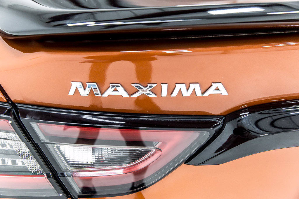 Used 2021 Nissan Maxima SR w/ Sport Mat Group FWD image 6