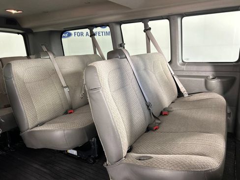 Used 2025 Chevrolet Express 2500 LT w/ LT Preferred Equipment Group RWD image 27