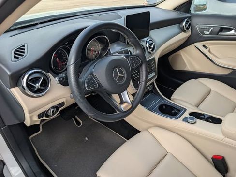 Used 2020 Mercedes-Benz GLA 250 image 9