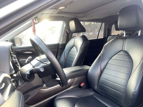 Used 2022 Toyota Highlander XLE image 6