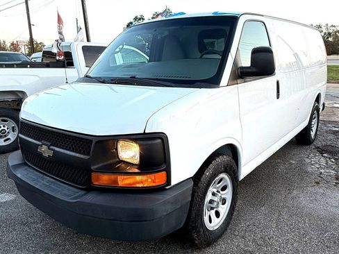 Used 2014 Chevrolet Express 1500 RWD image 3