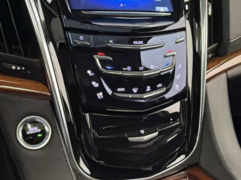 Used 2015 Cadillac Escalade Luxury AWD/4WD image 38