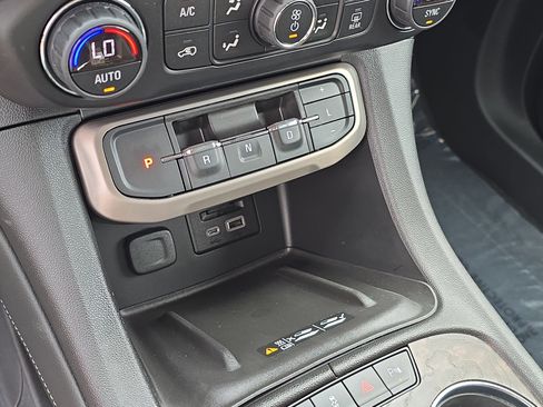 Used 2020 GMC Acadia Denali w/ Technology Package image 27