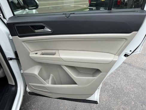 Used 2018 Volkswagen Atlas SE w/ R-Line Package image 20