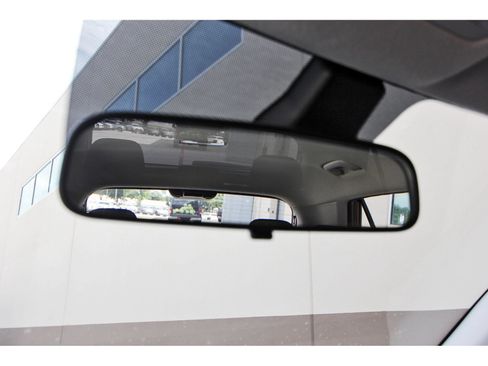 Used 2024 Hyundai Venue SE FWD image 24